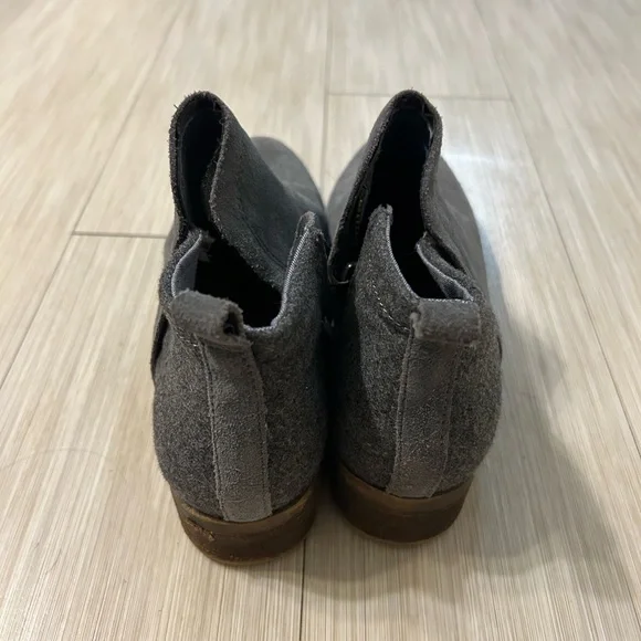 Toms Gray Suede Ankle Booties - Picture 4 of 11